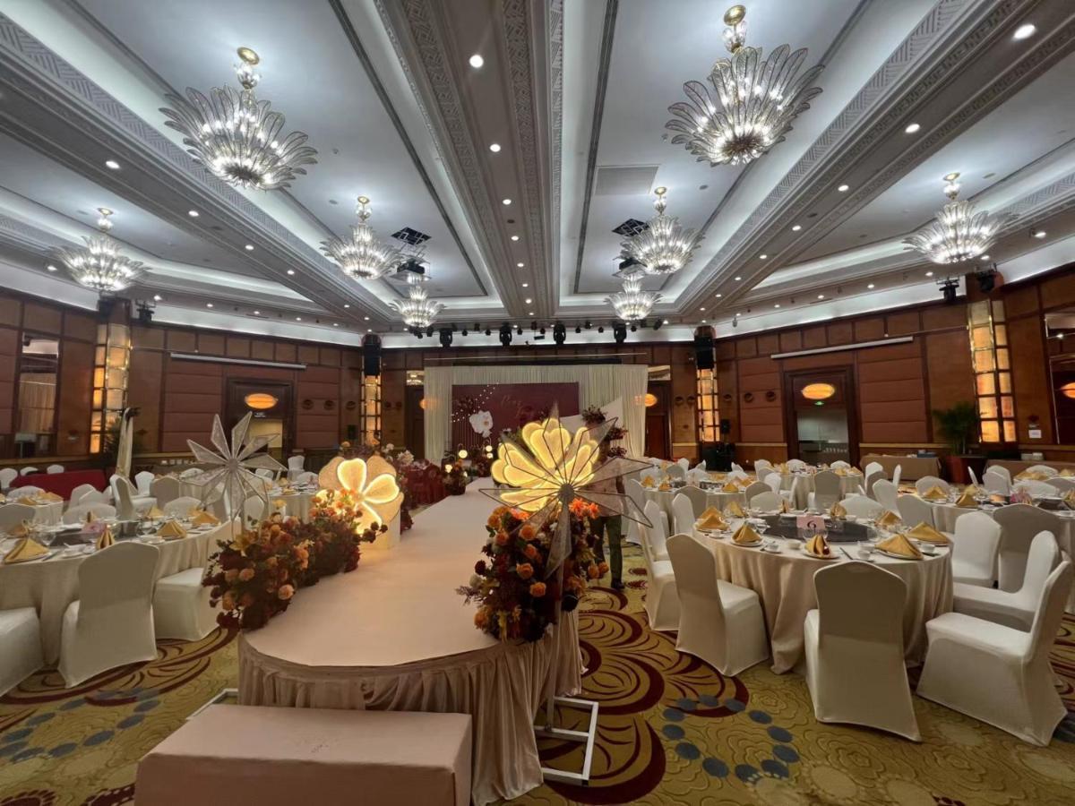 The Pavilion Hotel Шънджън Екстериор снимка