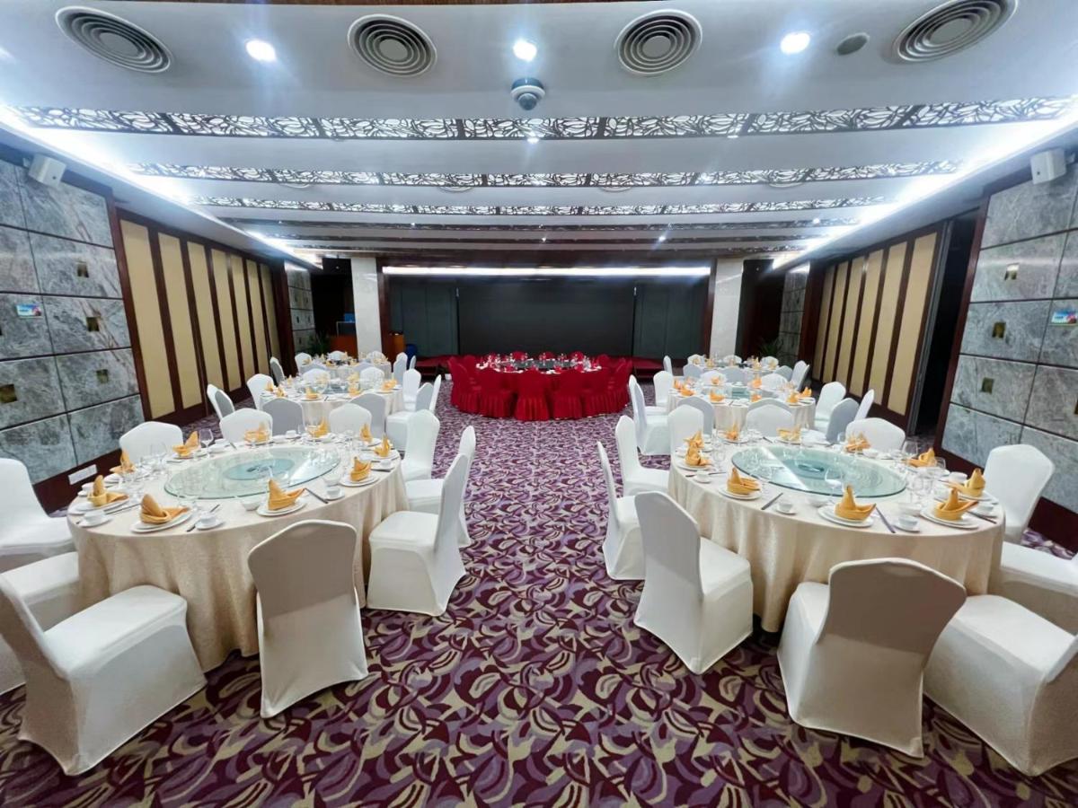 The Pavilion Hotel Шънджън Екстериор снимка